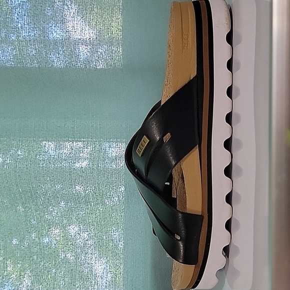 Women's REEF Cushion Bloom Hi Platform Fashion Sandal, Black, Size 6, EUC - Picture 8 of 14